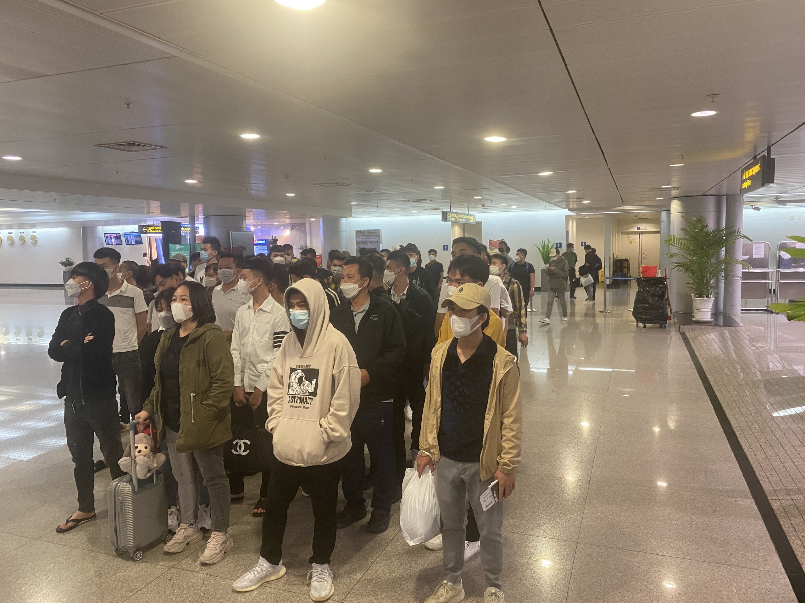 Viet Nam hoi huong them 80 cong dan duoc giai cuu tu Philippines hinh anh