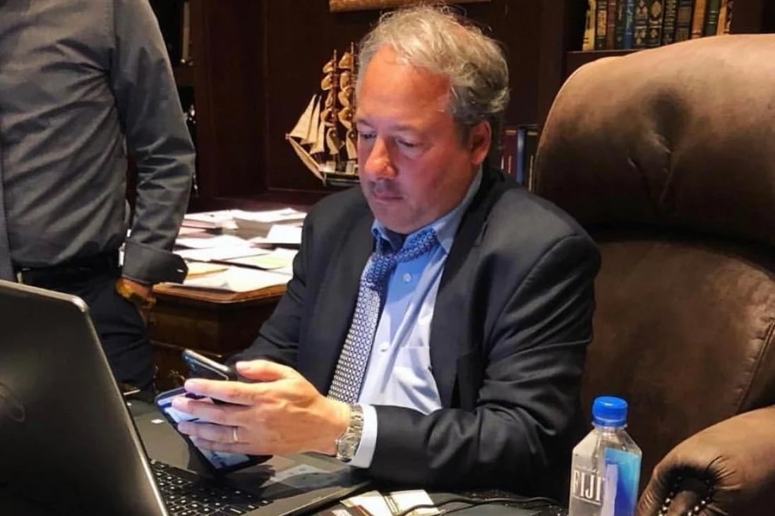 Cha con tai phiet My thoat chet phut chot nho huy ve tau Titan hinh anh