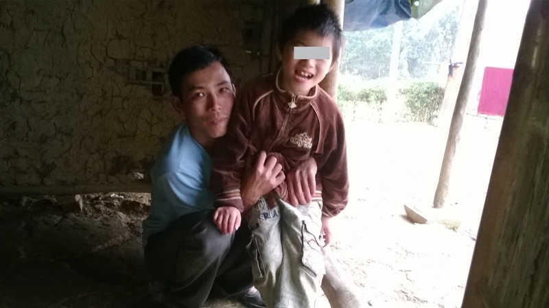 Be gai thich an thit song o Thanh Hoa hinh anh