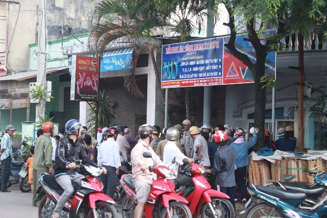 Co giao ve huu treo co tu tu trong phong ngu hinh anh