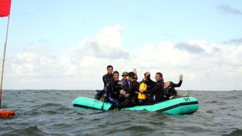 Sau những giờ thám hiểm dưới đáy biển.