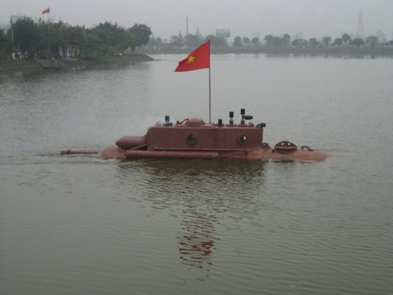 Tau ngam Truong Sa bi cam thu nghiem o bien Thai Binh hinh anh