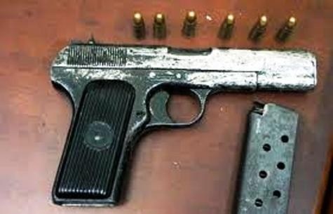 Lo mat ba nghi pham vu mat trom sung o trai giam Thanh Phong hinh anh