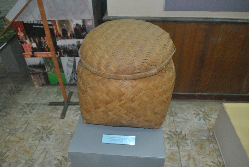 Trong chiến dịch Điện Biên Phủ, dân công còn sử dụng những chiếc bồ nan gánh bộ, tiếp tế lương thực.