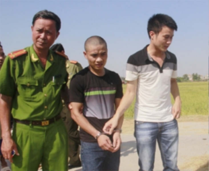 Chan dung sat thu giet vo chong chu tiem cam do hinh anh