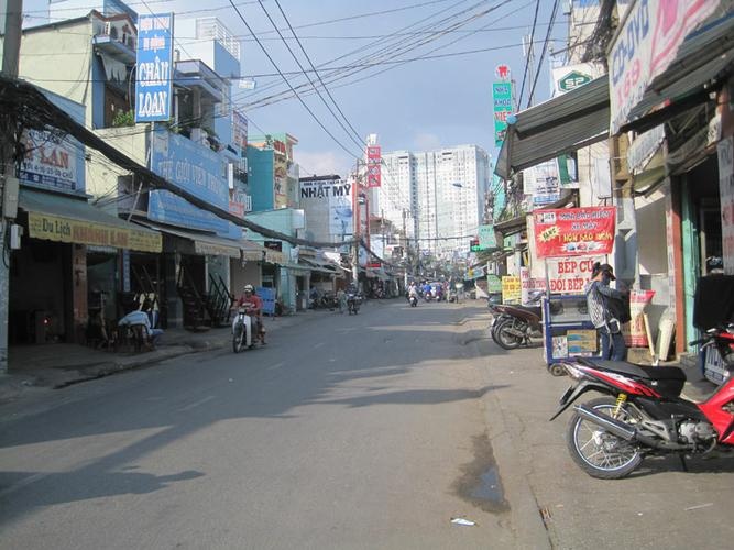 Đường Tôn Đản – nơi vợ chồng Năm Cam và Trúc “mẫu hậu” một thời sớm tối đi về. Ảnh TG