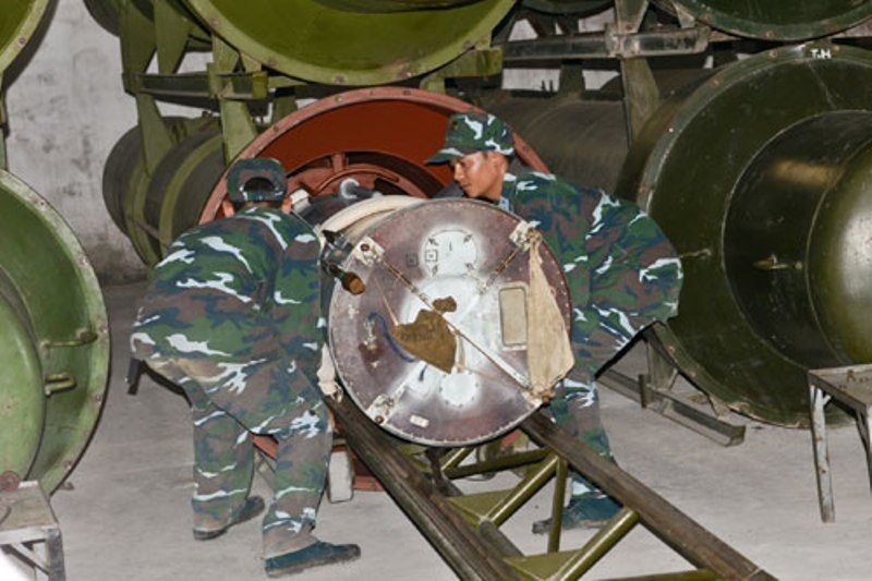 Chỉ sau một thời gian ngắn, việc sản xuất đạn tên lửa đã hoàn thành, những quả đạn nằm kiêu hãnh trên những chiếc xe chuyên dụng (TZM) chờ lệnh tiếp đạn cho các Tiểu đoàn hỏa lực, để từ đó trên bệ phóng những quả tên lửa sẵn sàng bay vút lên vít cổ lũ “giặc trời” khi chúng liều lĩnh xâm phạm bầu trời Tổ quốc.