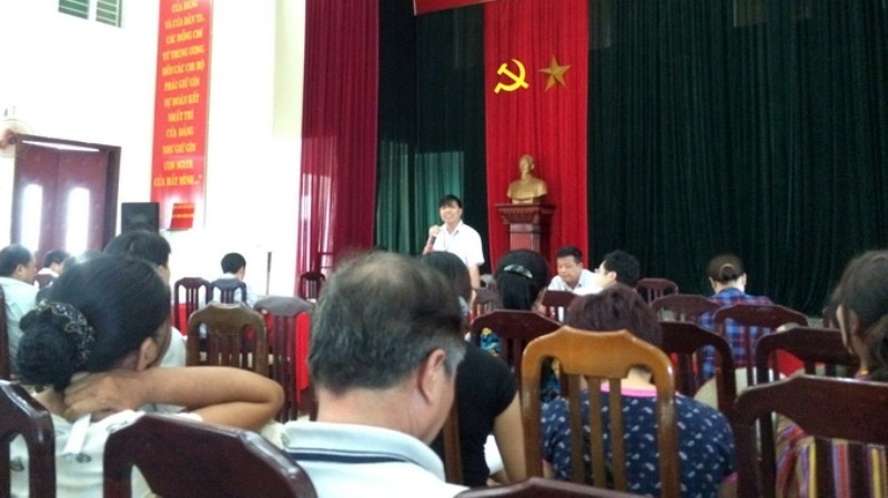 Dan bat khoc khi doi thoai voi lanh dao quan Long Bien hinh anh