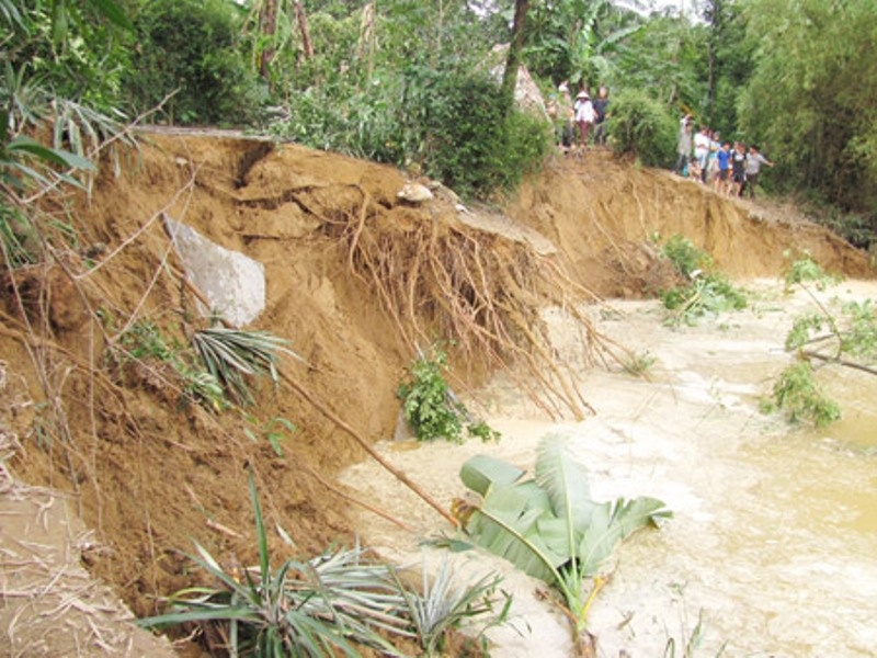 Sat lo dat kinh hoang o Lai Chau hinh anh