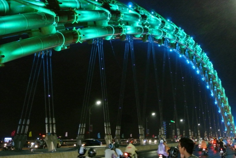 Cong trinh chieu sang Cau Rong doat giai quoc te tai My hinh anh