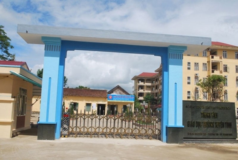 40 can bo nop tien ty chong truot co the bi cach chuc hinh anh