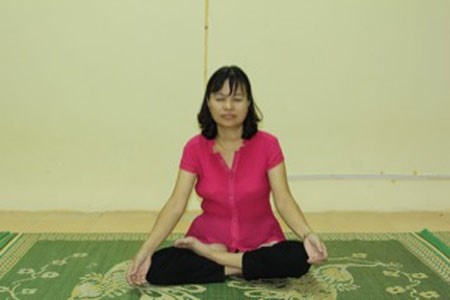 Nguoi phu nu thoat luoi hai tu than cua 2 can benh ung thu hinh anh