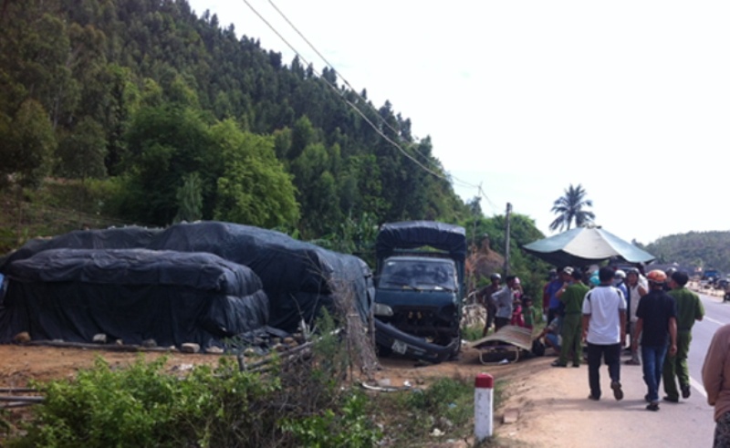 Hiện trường vụ tai nạn giao thông khiến 2 người chết