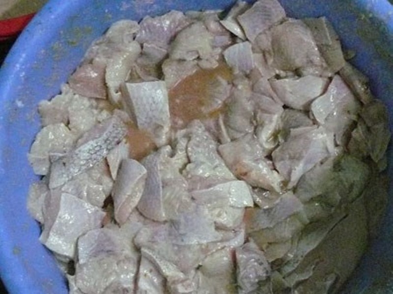 Quy trinh che bien com binh dan tu thit lon benh, ca thoi hinh anh