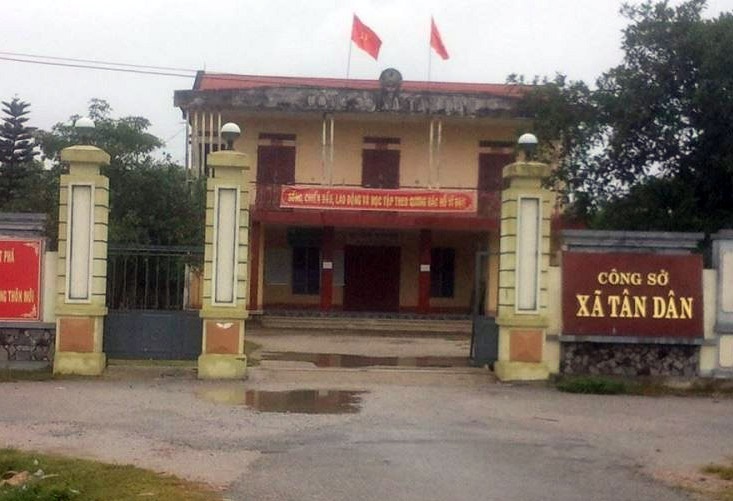 Pho chu tich xa dot tu tai nha rieng hinh anh