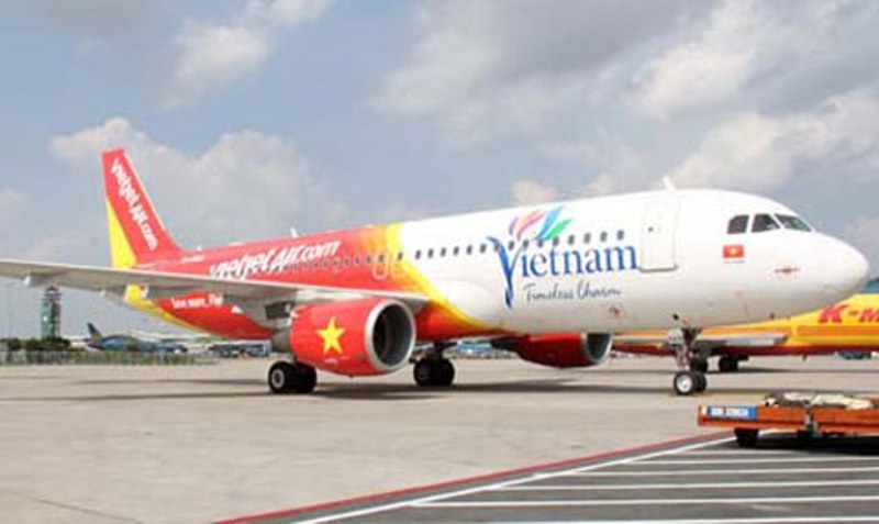 Hanh khach gay roi tren may bay Vietjet Air hinh anh