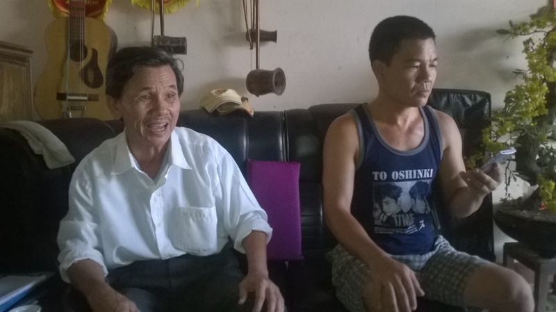 Gia đình các học sinh bị đâm đang thấp thỏm lo âu về tình trạng sức khỏe con em mình.