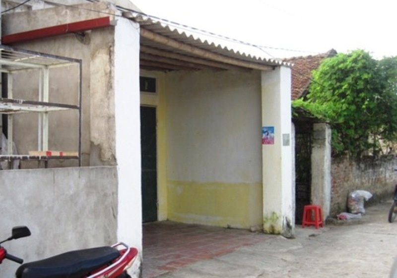 Bi dien giat chet khi dang be con hat karaoke hinh anh