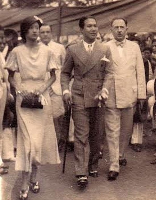 Hoàng hậu Nam Phuong và vua Bảo Đại..
