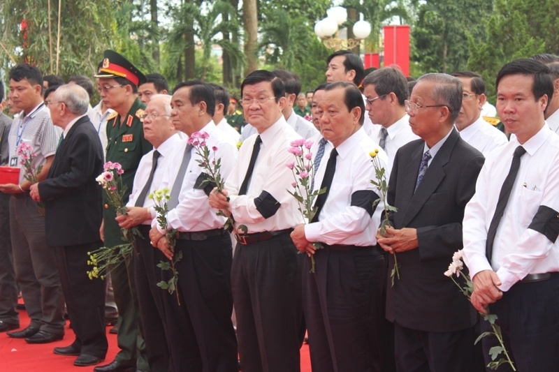 Lãnh đạo Trung ương, lãnh đạo tỉnh Đồng Nai... tại lễ truy điệu