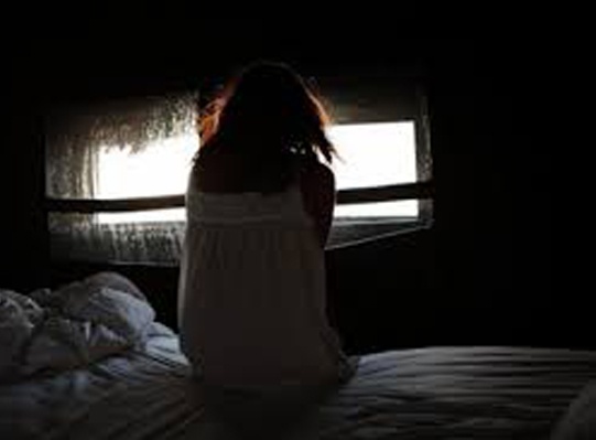 40 nam bi chong bao hanh tinh duc hinh anh