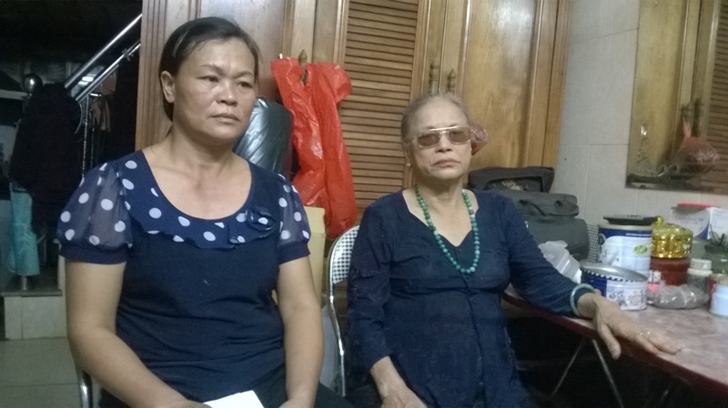 Con trai khai tu me, duoi ra khoi nha hinh anh