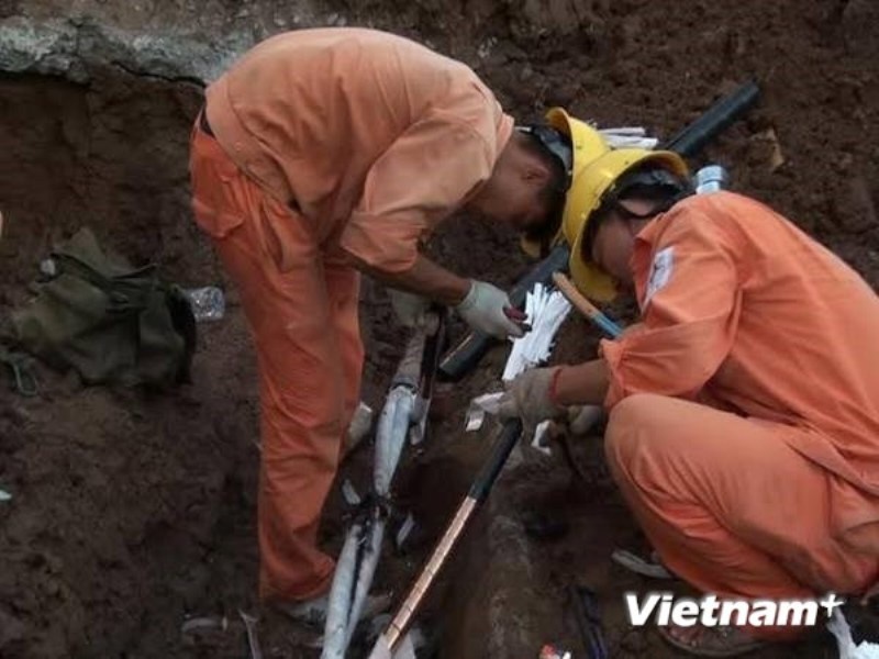 Thi cong cau Nhat Tan gay dut cap ngam phuc vu Quoc hoi hinh anh