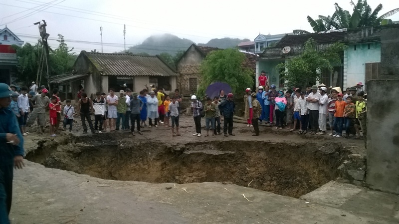 Can canh 'ho tu than' sau 20 met o Thanh Hoa hinh anh