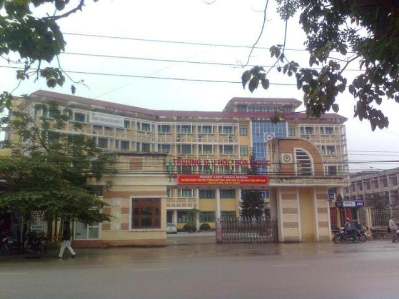 Nam giang vien dai hoc bi bat tam giam hinh anh