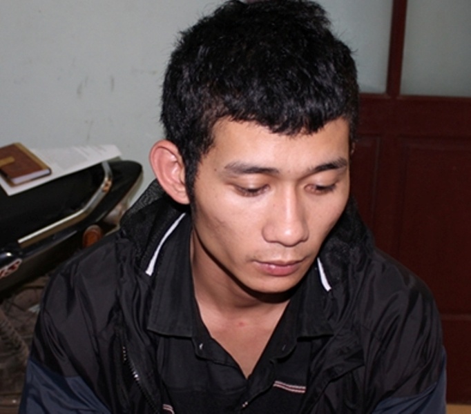 Giat sung K59 chua 8 vien dan di duong phong than hinh anh