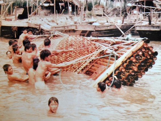 Be mang Thanh Hoa vuot 5.000 dam qua Thai Binh Duong hinh anh