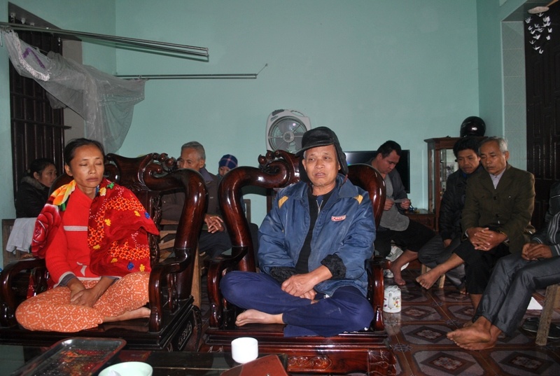 Người dân địa phương cho biết, gia đình nghi phạm sống rất hiền lành tử tế. Nhận định vụ án, họ cho rằng có đồng phạm. Ảnh: Duy Cảnh