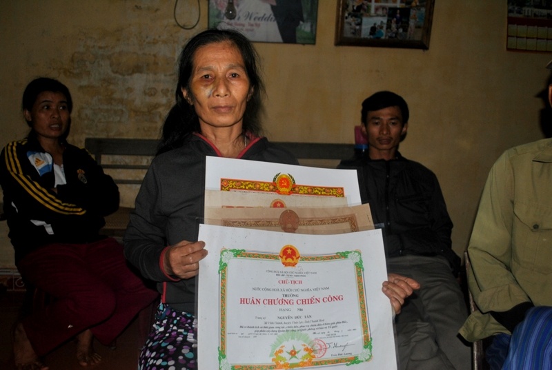 Vo hung thu giet con khoc nuc hay tin chong co the tai ngoai hinh anh