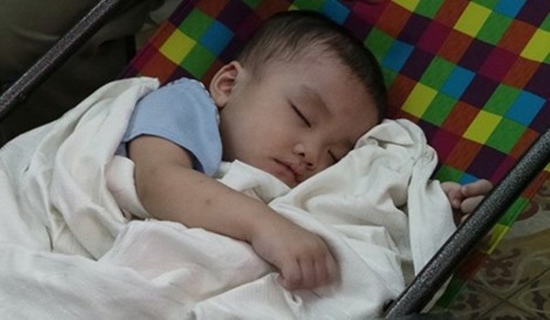 Me chau be bi bo roi tren taxi khang dinh khong nghien hinh anh