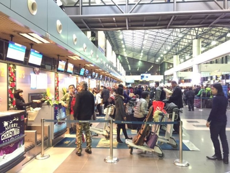 Lap to dieu tra may bay phat tin hieu khung bo sai hinh anh