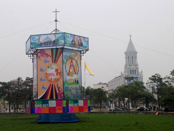 Den long lon ky luc mung Noel hinh anh