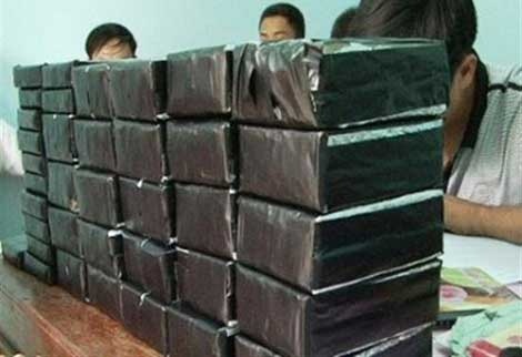 Em trai nguyen Chu tich xa van chuyen 13 banh heroin hinh anh