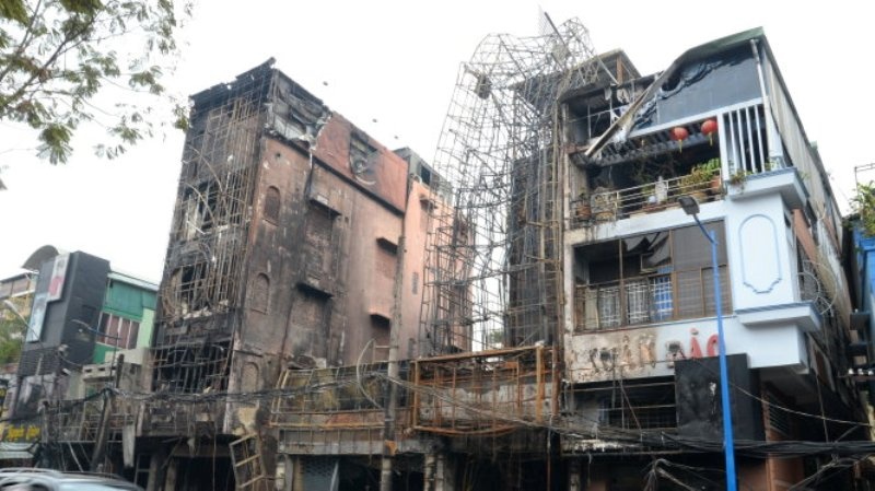 Nhieu nguoi dang tu ‘dot’ minh, ‘dot’ nha hinh anh