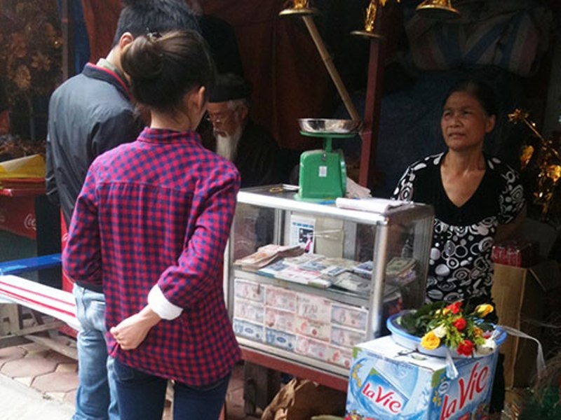 Doi tien le: Phi cao chot vot hinh anh