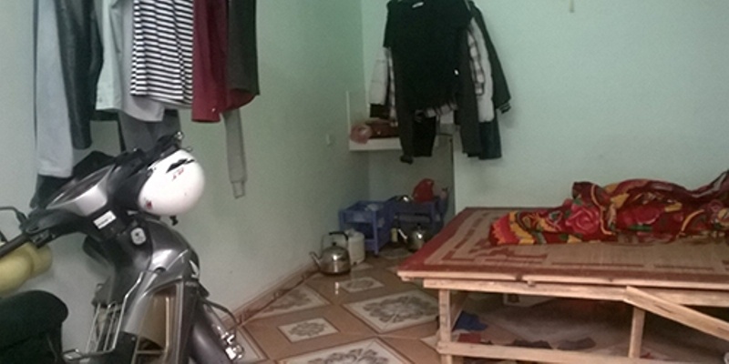 Mọi đồ đạc trong phòng vẫn còn nguyên vẹn. 