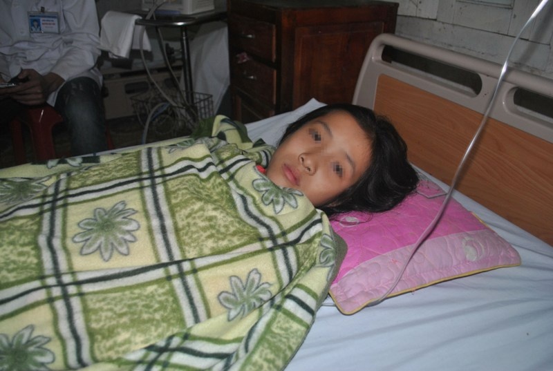 Phương Anh cho biết, hơn 1 tiếng trước khi tai nạn xảy ra, xe khách hỏng bánh trước, tổ lái dừng ven đường sửa rồi tiếp tục hành trình.