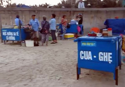 Cac kieu doi pho nan ‘chat chem’ cua du khach hinh anh