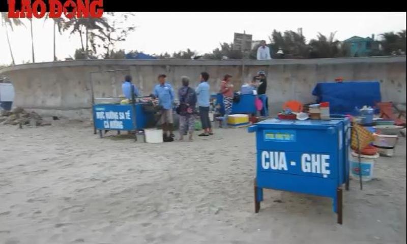 Cua ghẹ bán ngoài bãi biển Vũng Tàu.