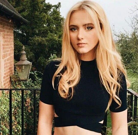 Kathryn Newton anh 9