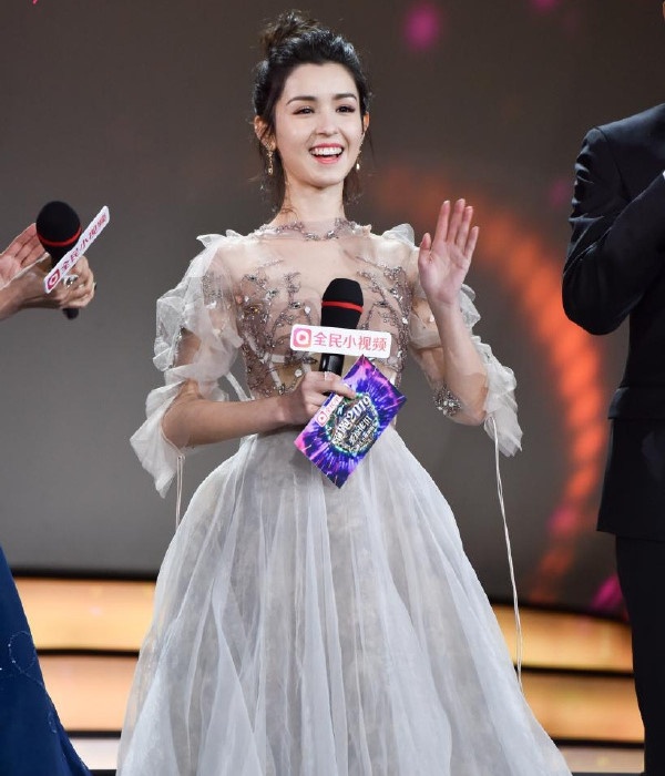 Cap Ny Khac Tu anh 2