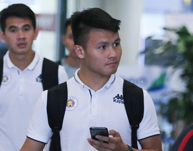 Quang Hai va dong doi ve hoi quan cung tuyen Viet Nam hinh anh