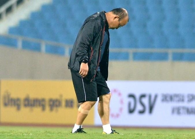 HLV Park dap co san My Dinh truoc ngay dau Malaysia hinh anh