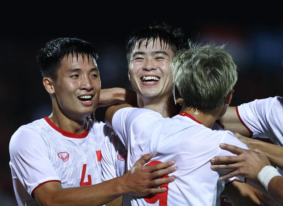 Nhung cot moc moi cua tuyen Viet Nam sau tran thang Indonesia hinh anh