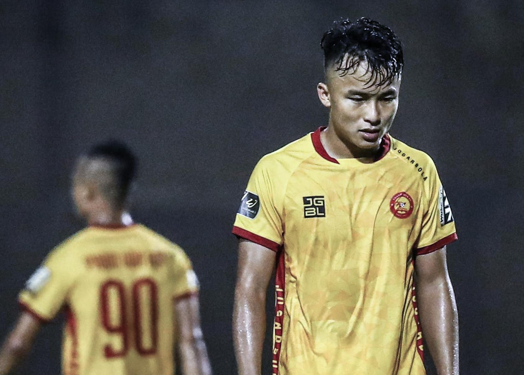 HLV Thanh Hoa: 'Chung toi van con co hoi tru hang' hinh anh