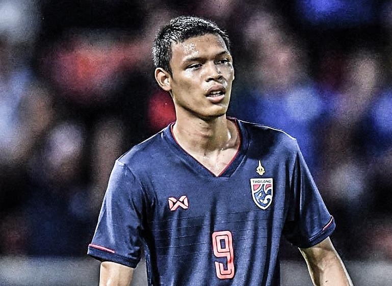 Supachai - tu than dong den ganh nang cua tuyen Thai Lan hinh anh